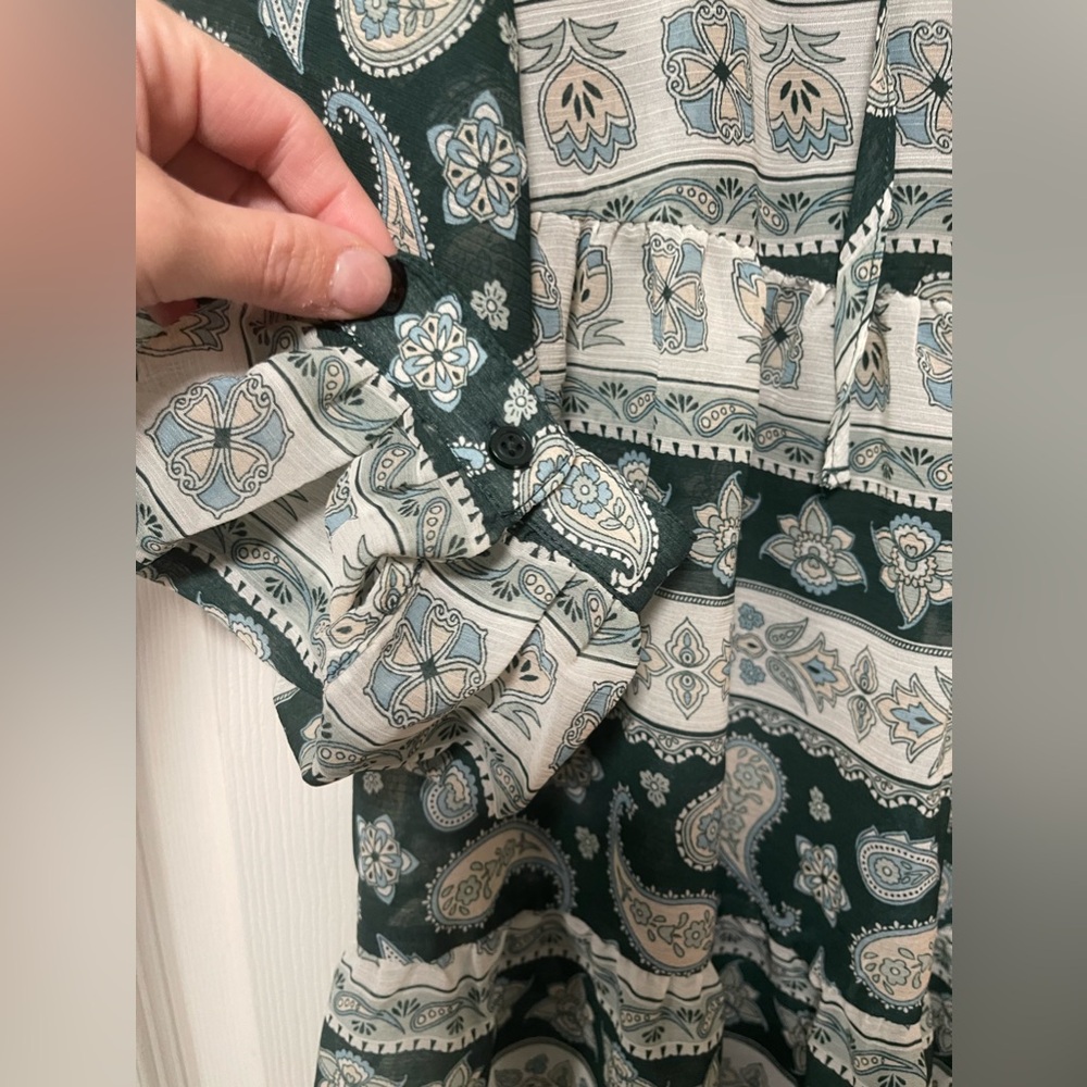 NWT: WRANGLER RETRO Tiered Western Inspired Paisley & Floral Print Vneck Size L - Picture 4 of 9